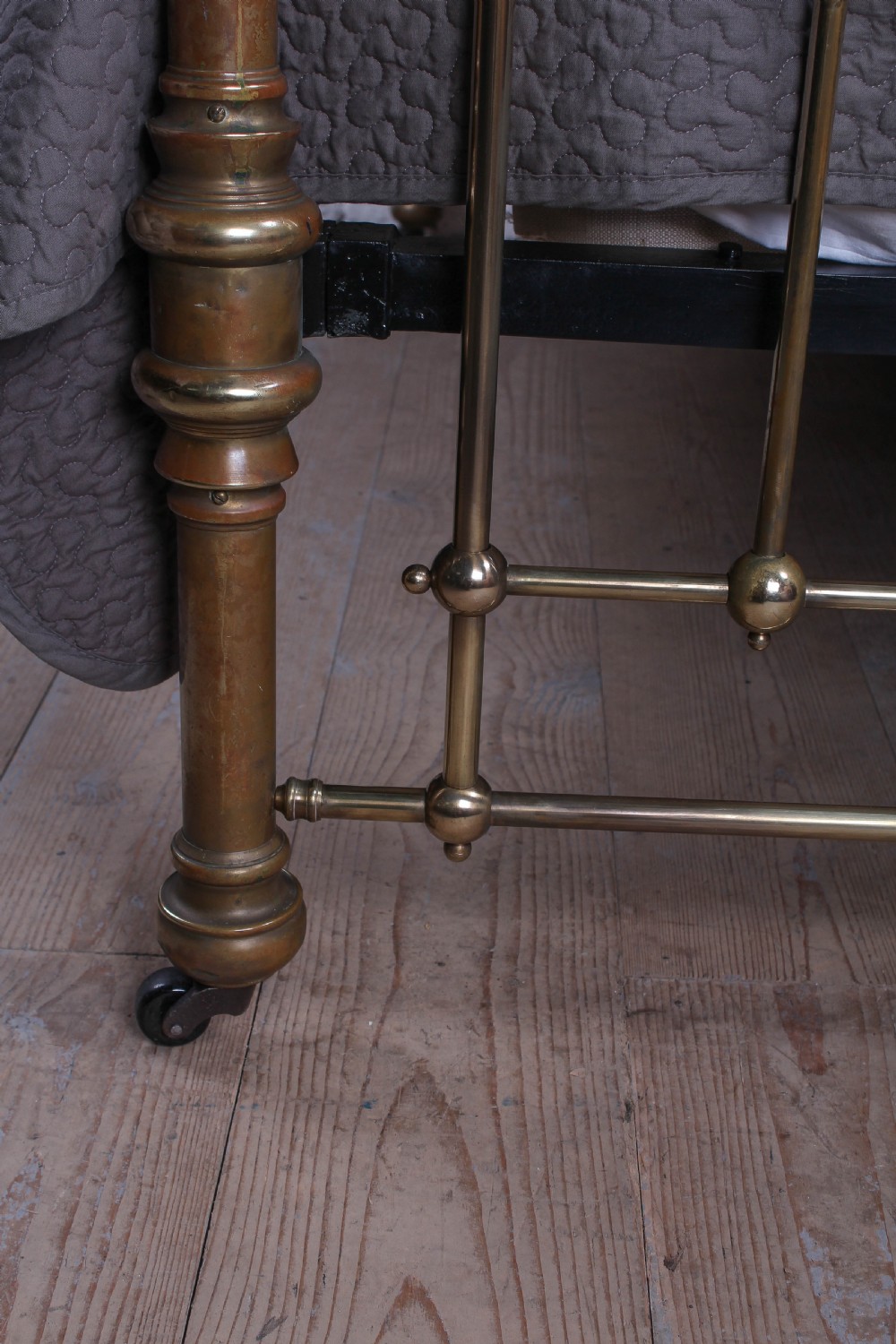 Handsome super king size all brass bed  View VIII