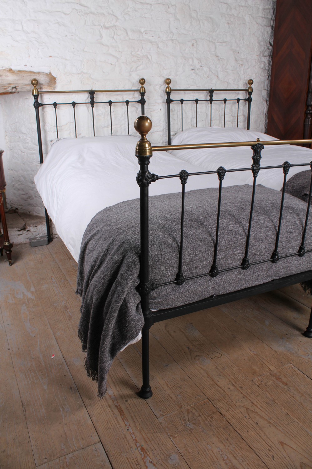 Lovely matching  pair of classic Victorian single beds View VII