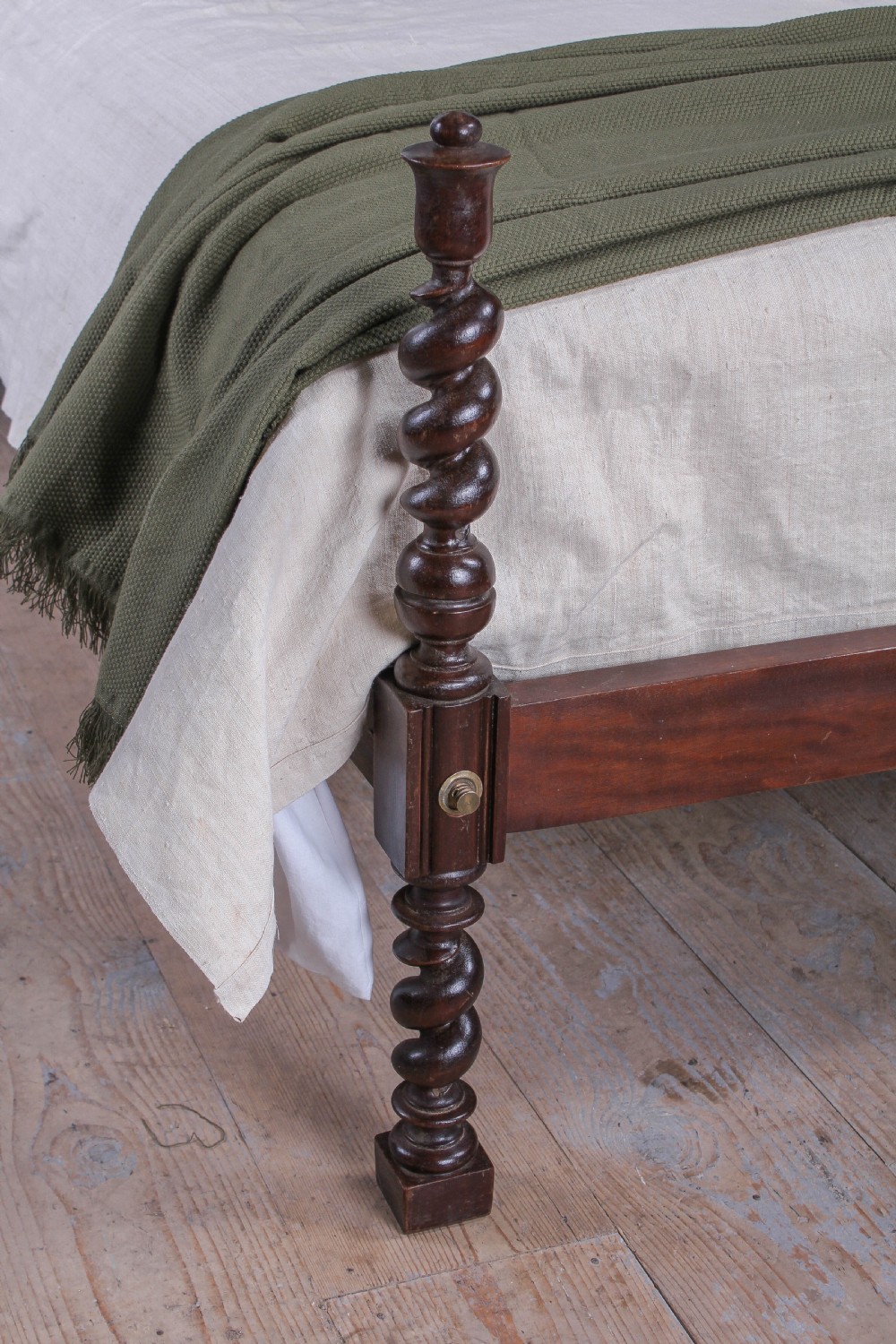 Colonial style solid mahogany no end double bed View II