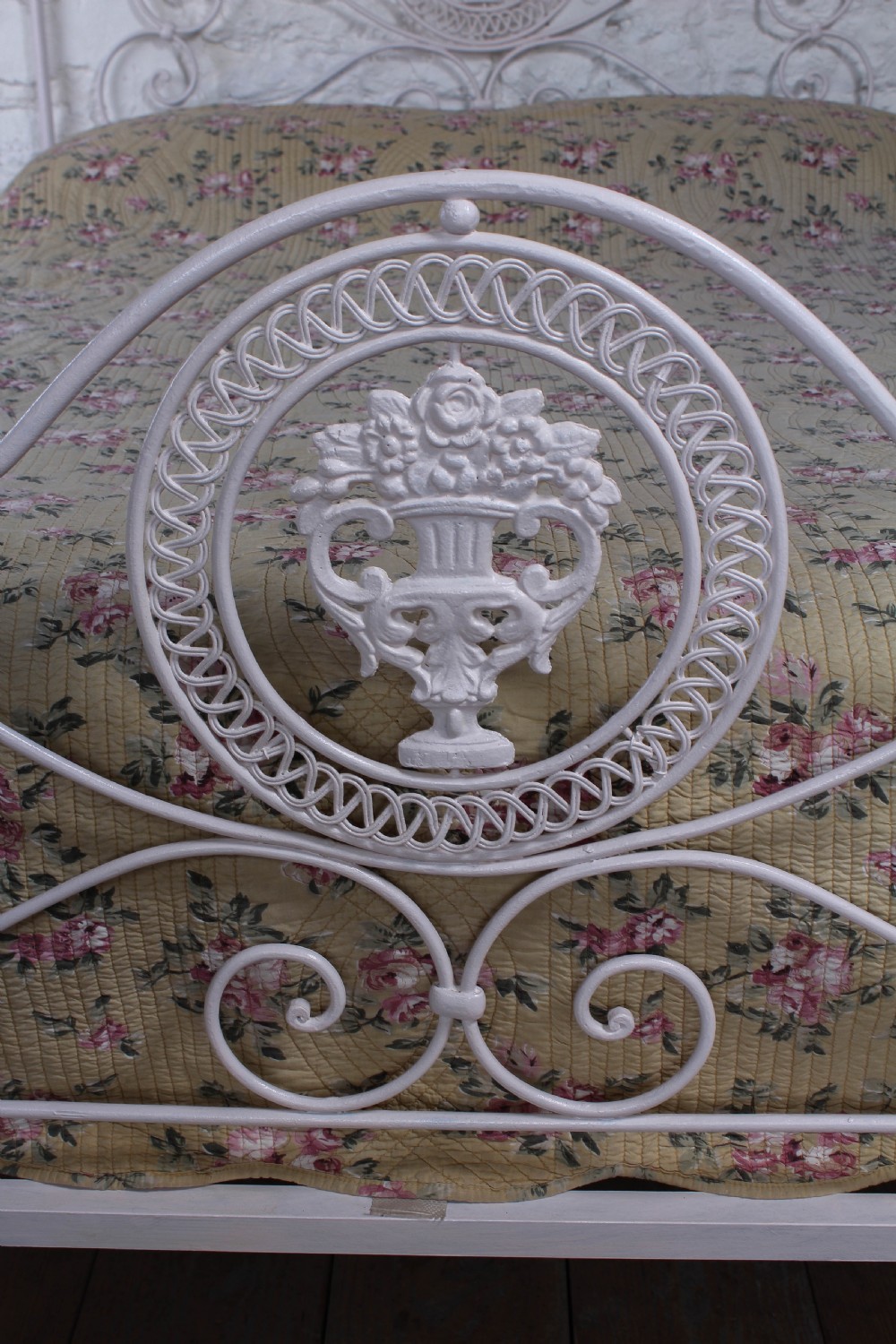 Very pretty forged iron king size bed View III