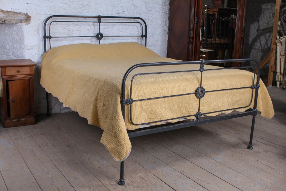 Very nice simple Irish 5ft king size iron bed
