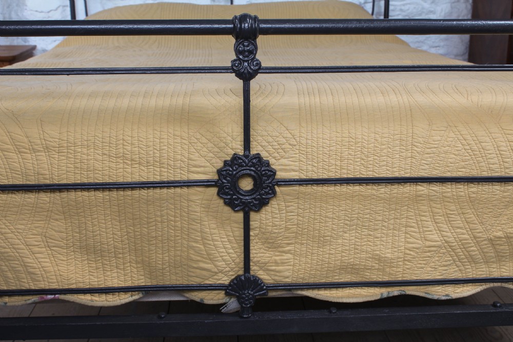 Very nice simple Irish 5ft king size iron bed View II