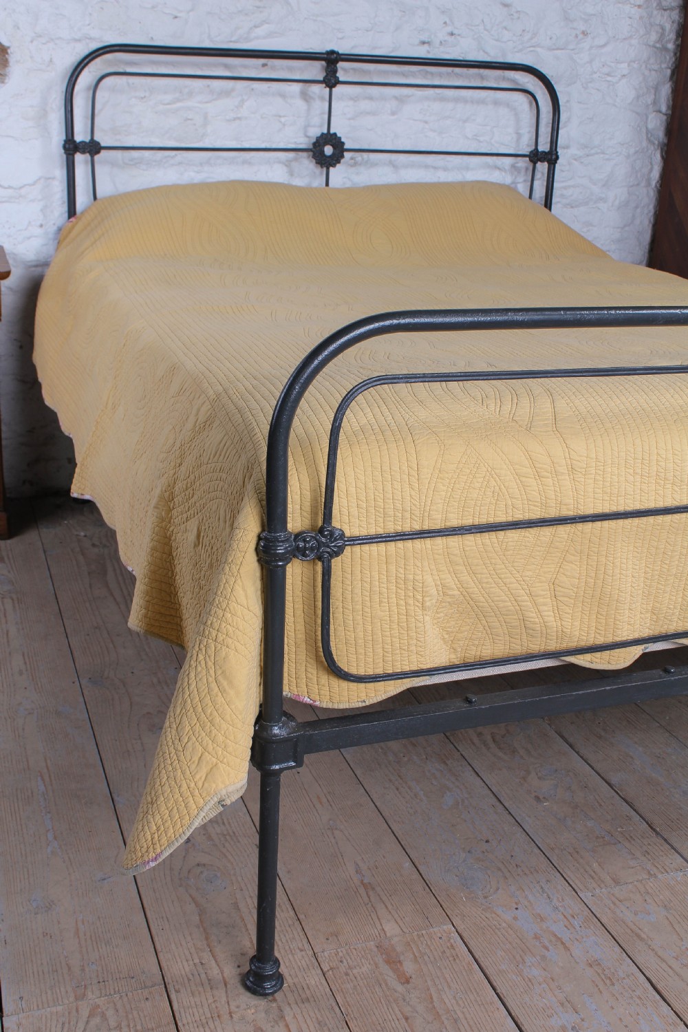 Very nice simple Irish 5ft king size iron bed View III