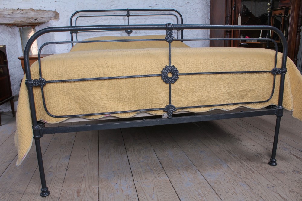 Very nice simple Irish 5ft king size iron bed View IV