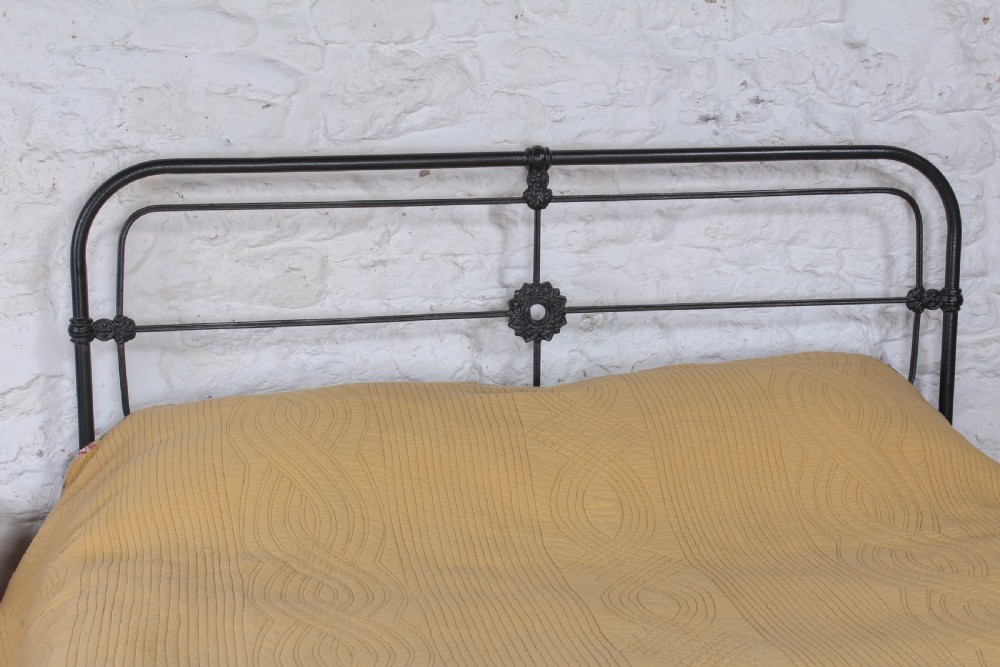 Very nice simple Irish 5ft king size iron bed View V