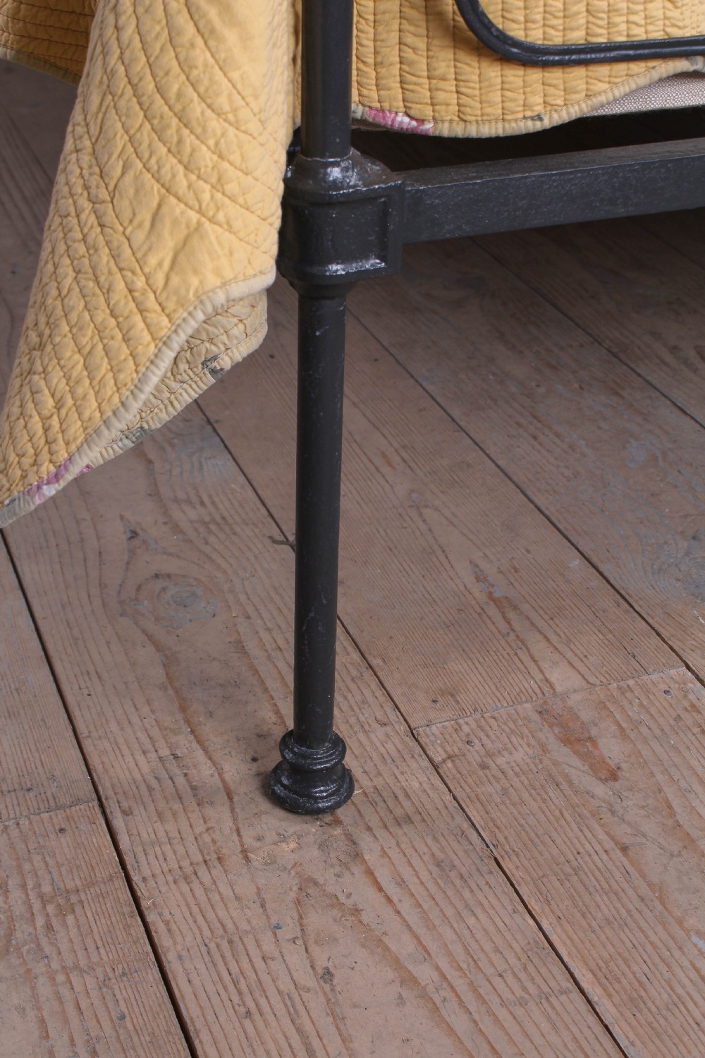 Very nice simple Irish 5ft king size iron bed View VII