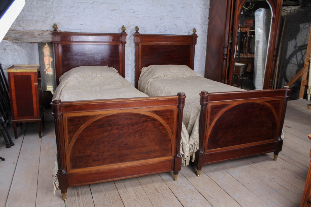 Very handsome pair of mahogany single beds