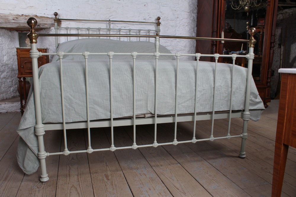 Classic Victorian king size bed in Normandy grey. View III