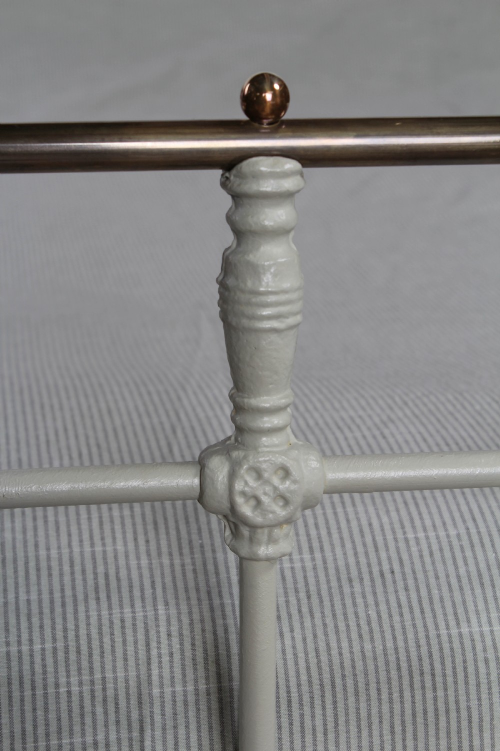 Classic Victorian king size bed in Normandy grey. View V