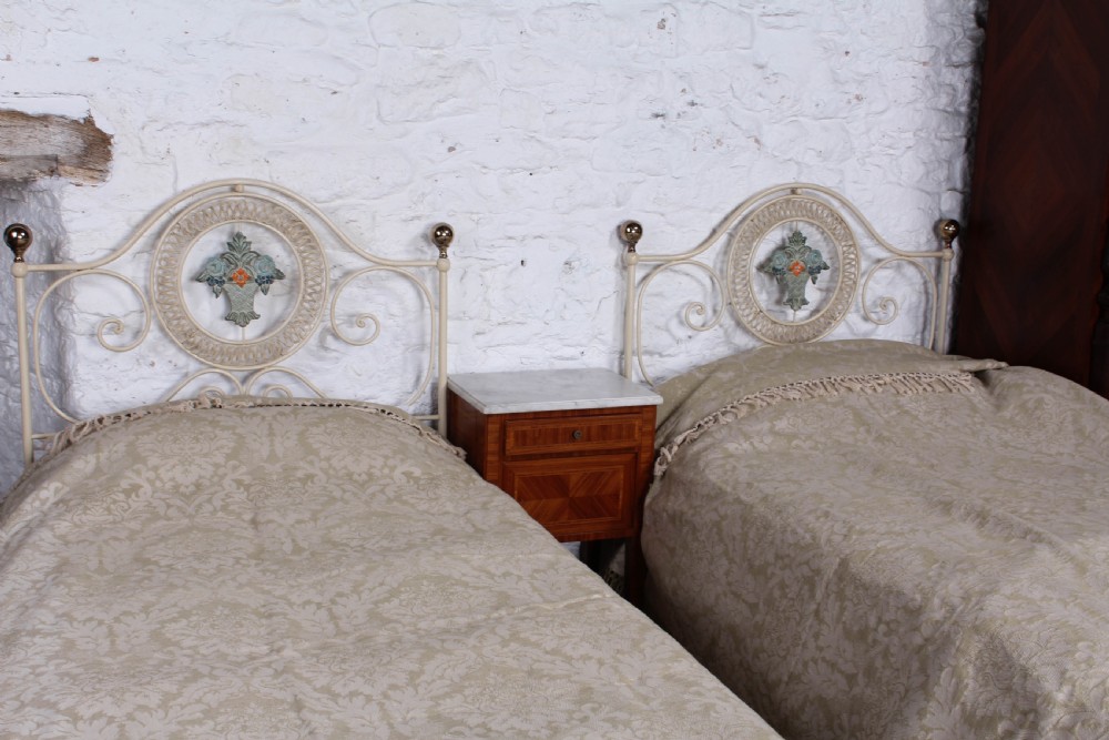 Very pretty pair of single Portuguese no end beds View IV