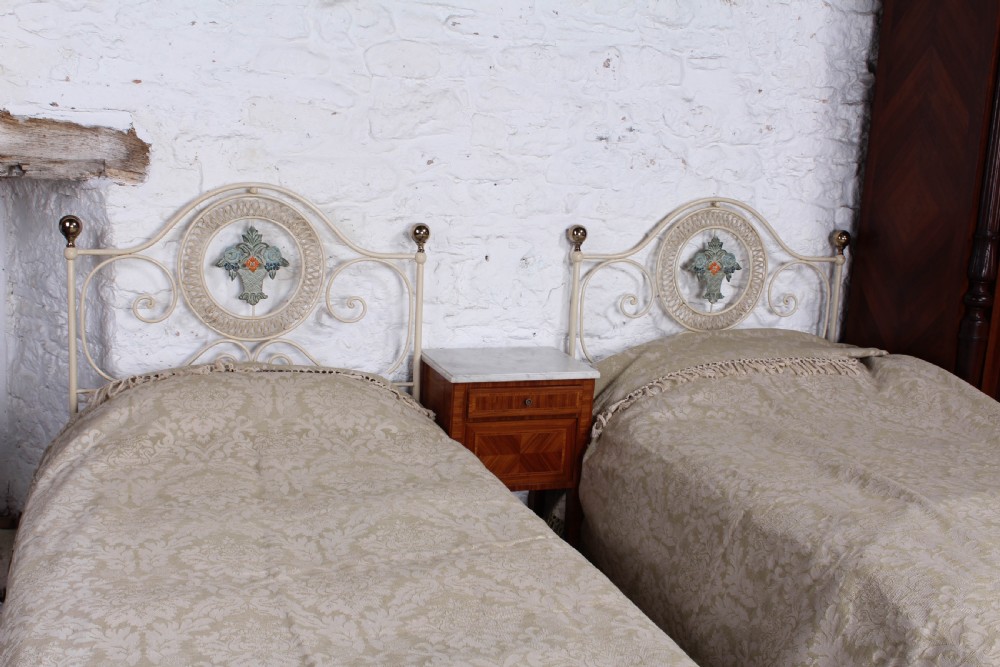 Very pretty pair of single Portuguese no end beds View V