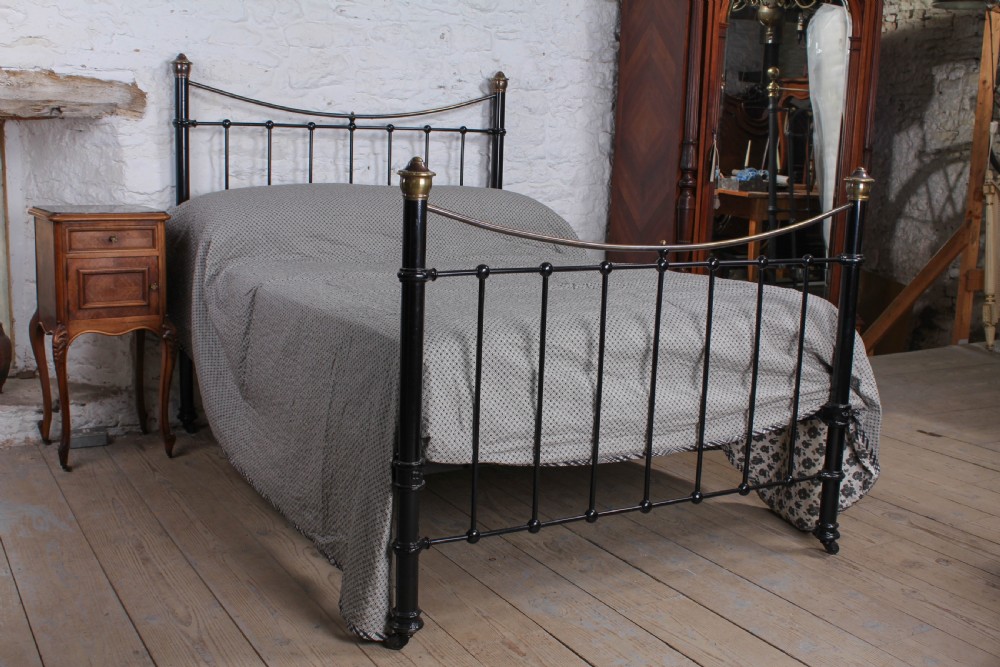 Classic Edwardian dip rail brass and black double bed View III