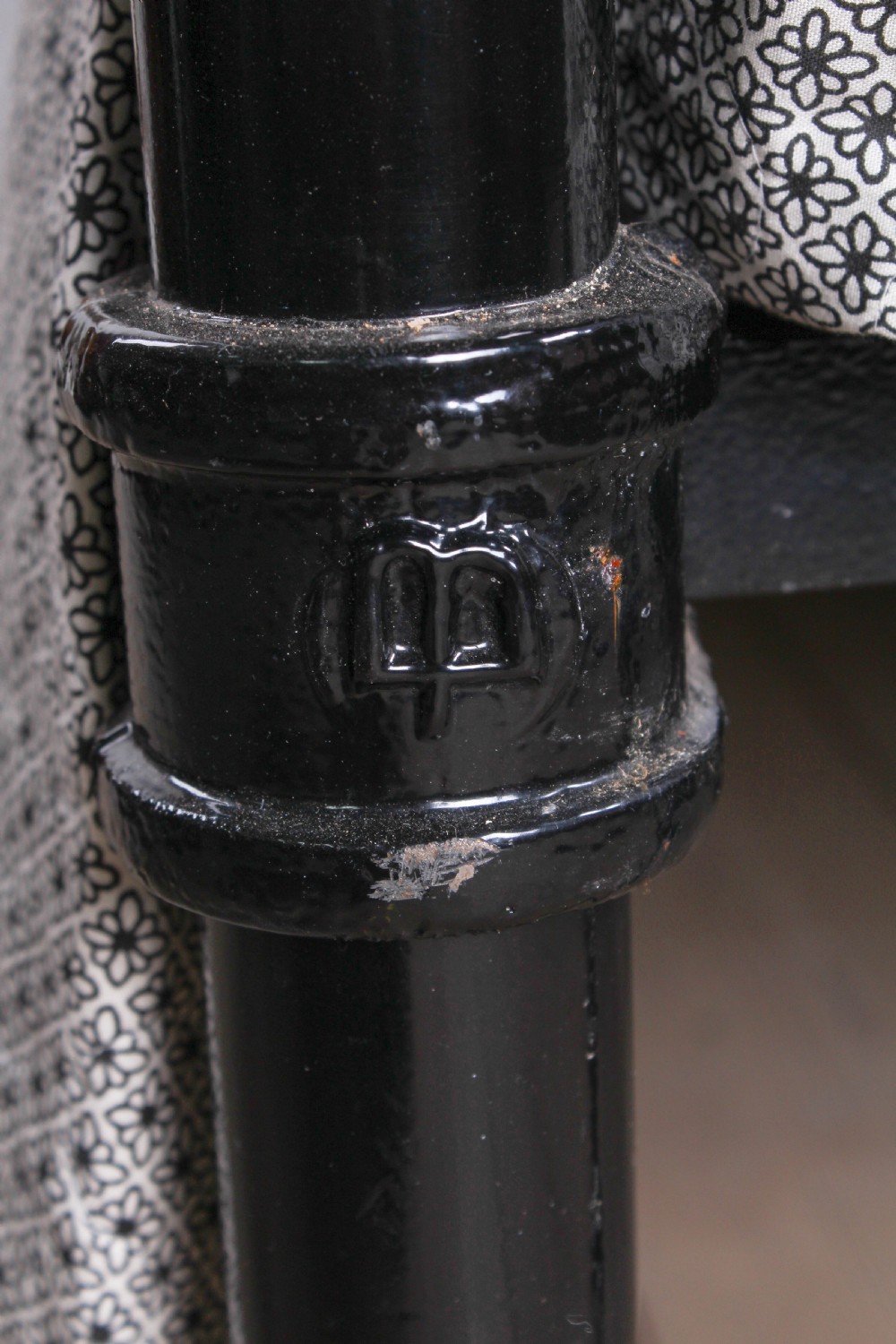 Classic Edwardian dip rail brass and black double bed View V