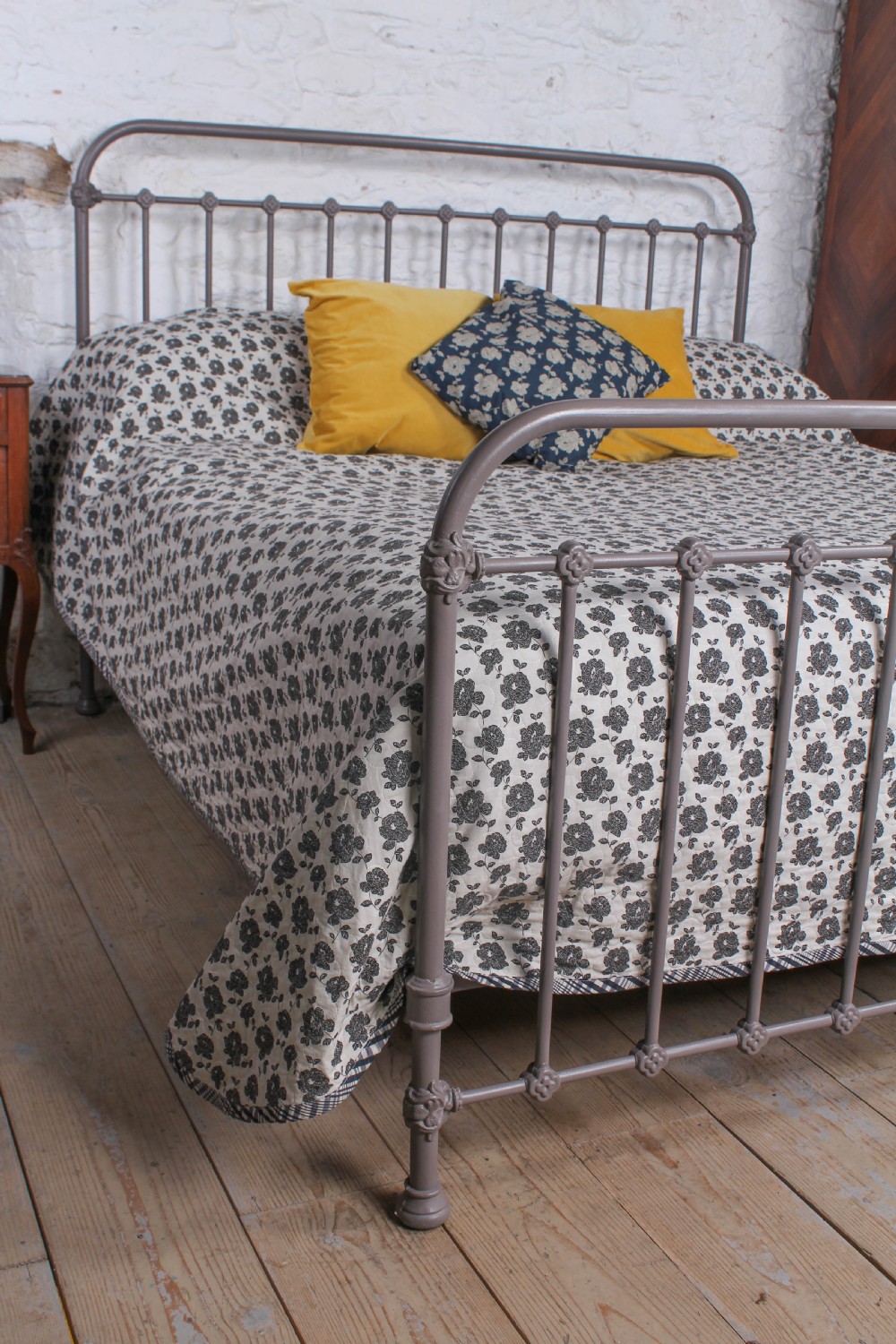 Simple French iron  6Ft super king size bed View VI