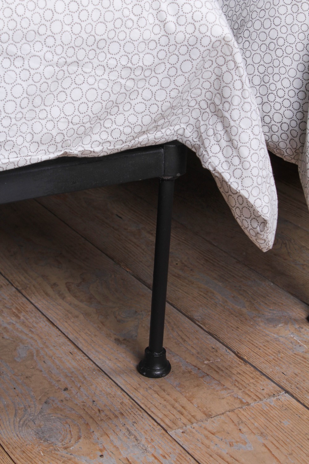 Simple pair of Victorian all iron single beds (can be joined) View V