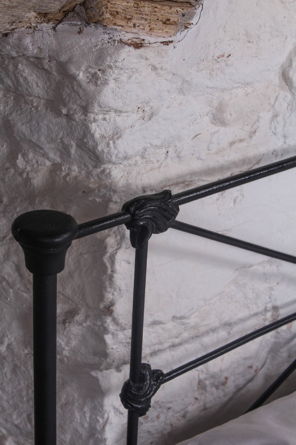 Simple pair of Victorian all iron single beds (can be joined) View X