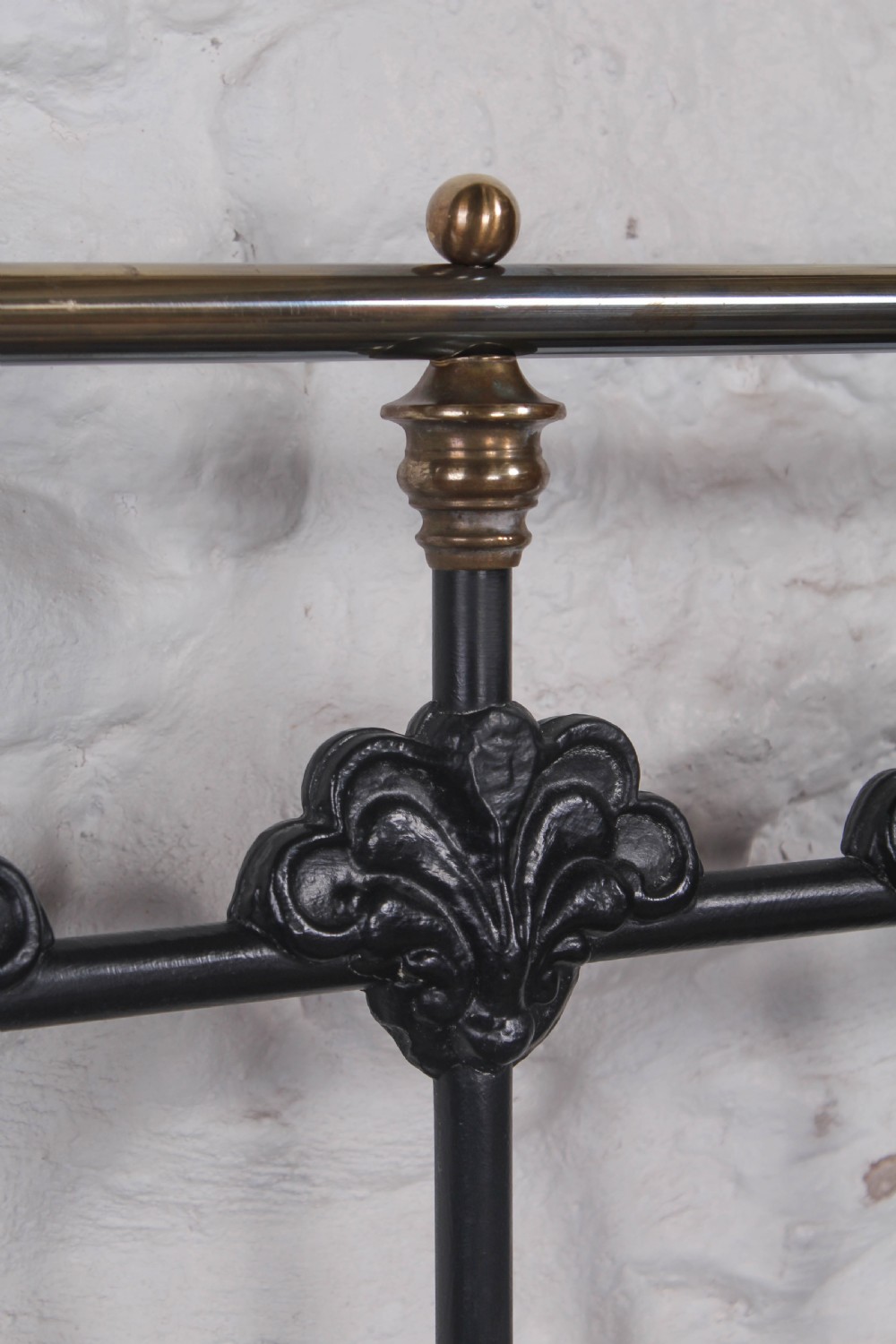 Very handsome 6Ft classic Victorian no end bed View VIII