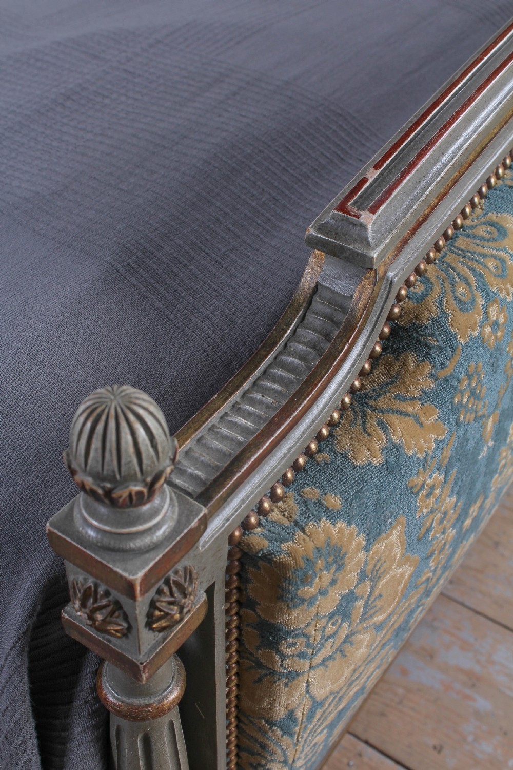 All original French king size upholstered with gilded details View VI