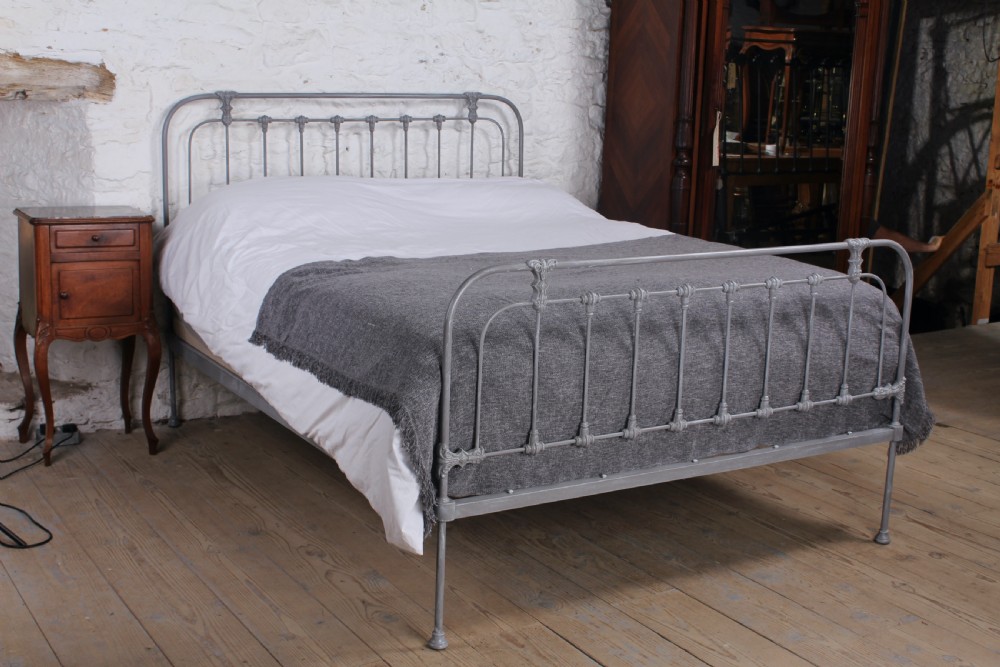 Fashionable simple  all iron king size bed