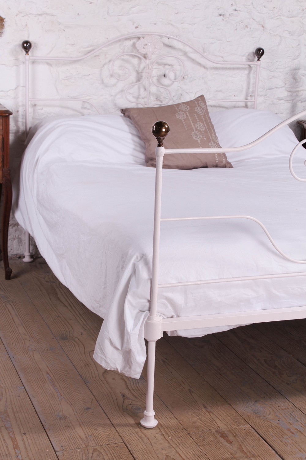 Pretty simple Portuguese forged iron double bed View II