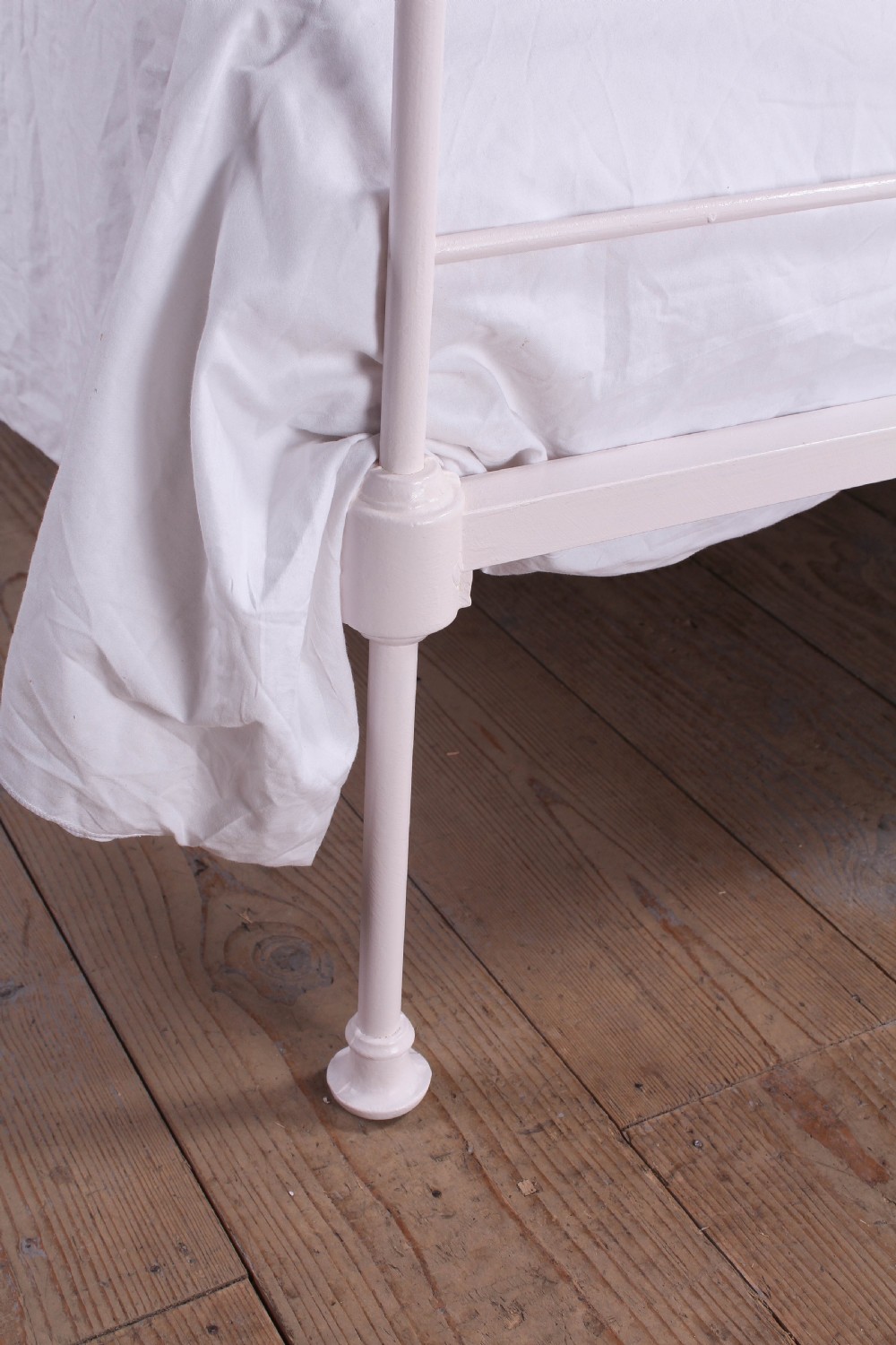Pretty simple Portuguese forged iron double bed View VII