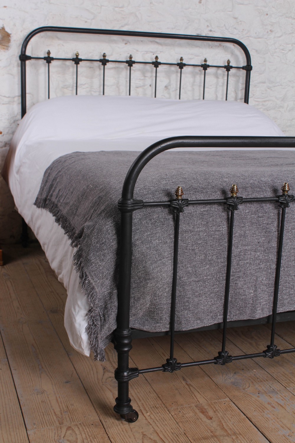 Lovely simple French king size bedstead View VII