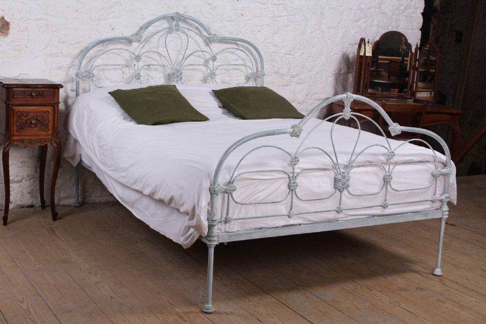 Early Victorian all iron 5ft king size bedstead