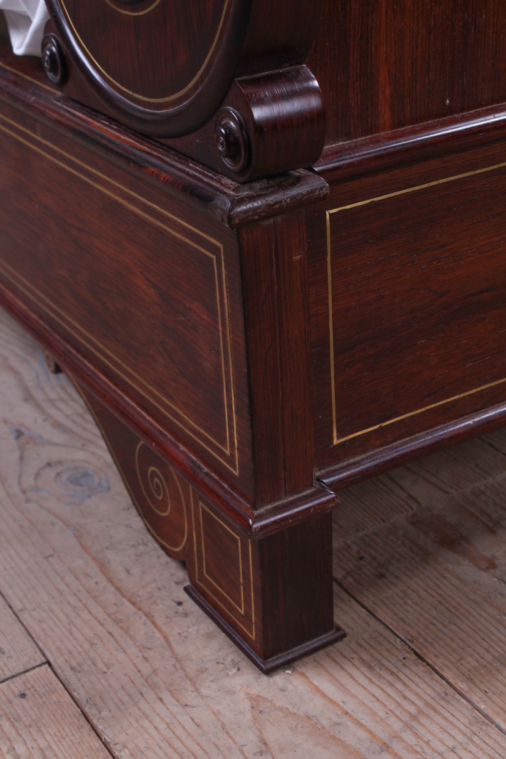 Beautiful mahogany king size Lit Bateau bed View V