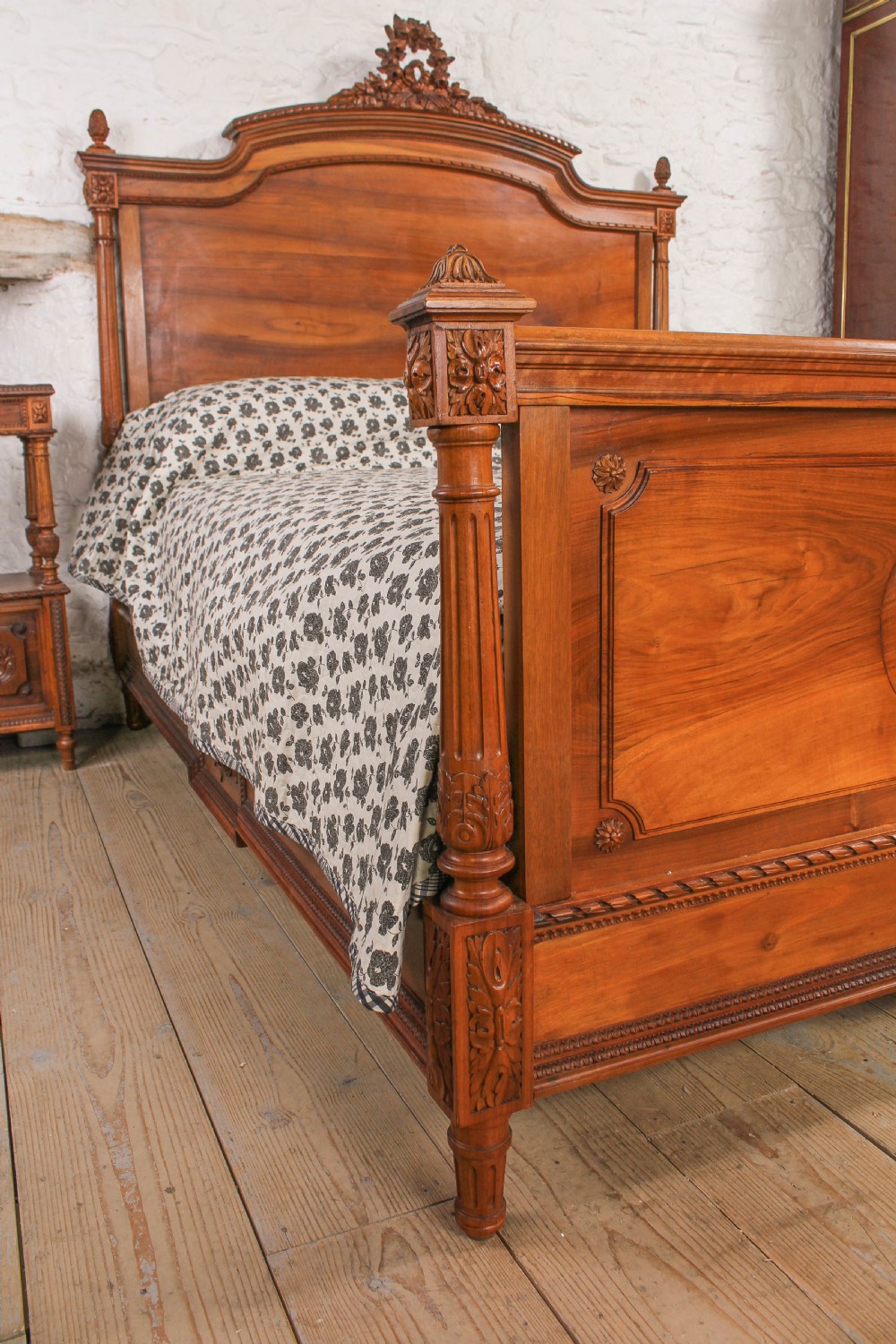Impressive and beautiful large king size carved walnut bed and matching bedsides. View VI