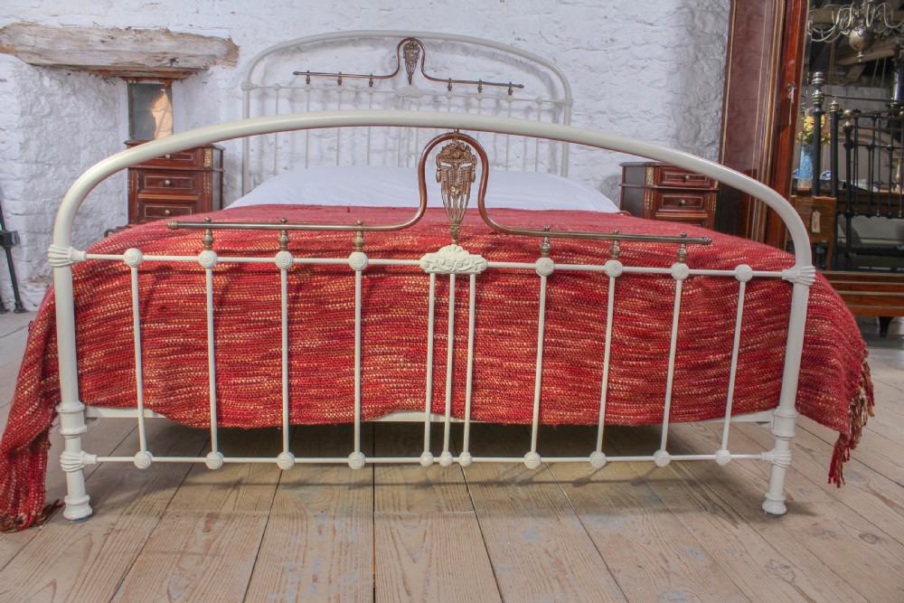 Attractive French iron and bras king size bedstead View VII