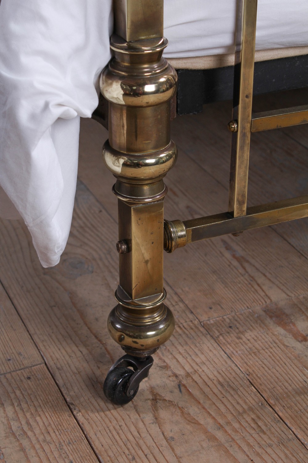 Fabulous quality Victorian king size all brass bed View V