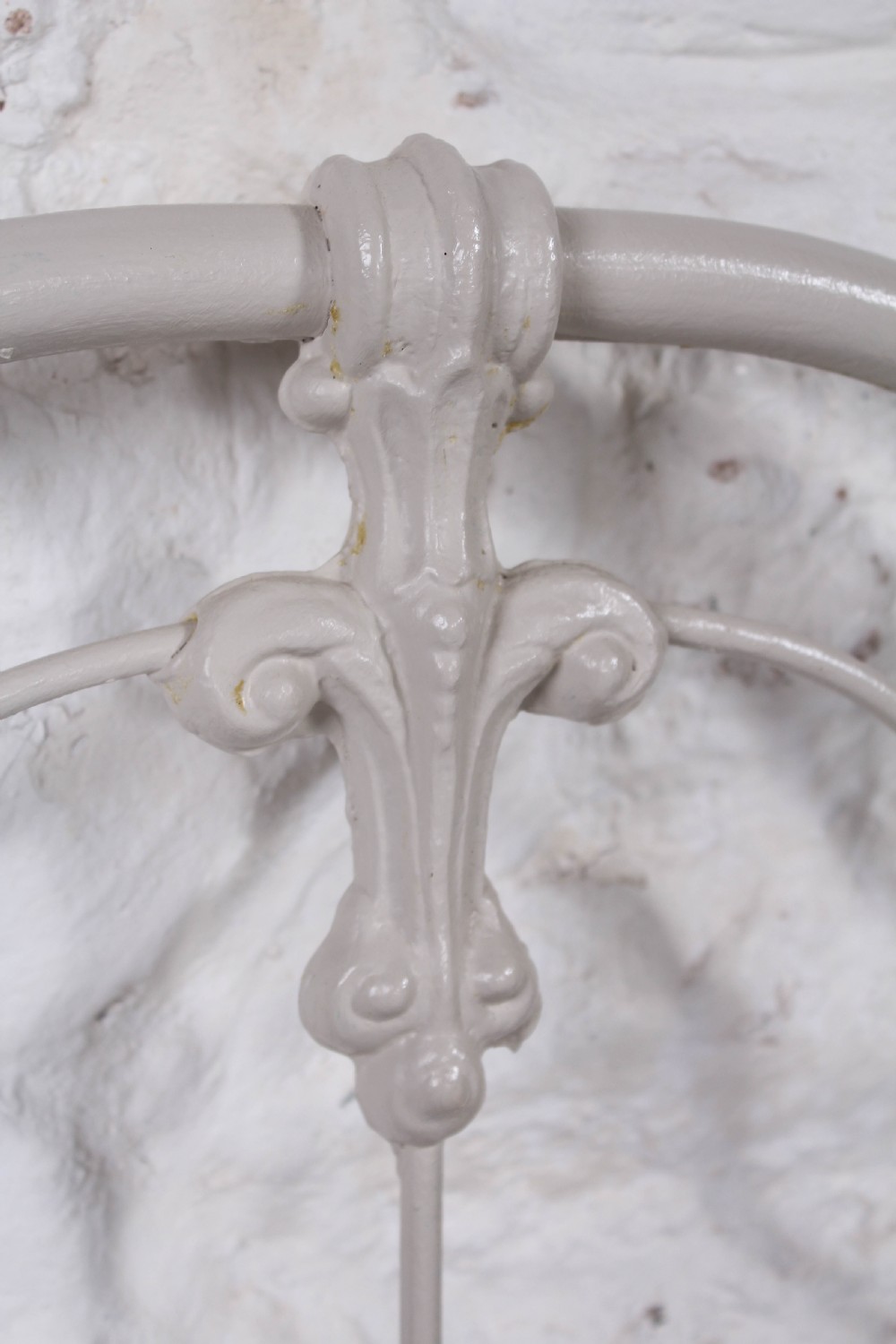 Pretty pair of single Victorian iron no end beds (can be joined0 View VII
