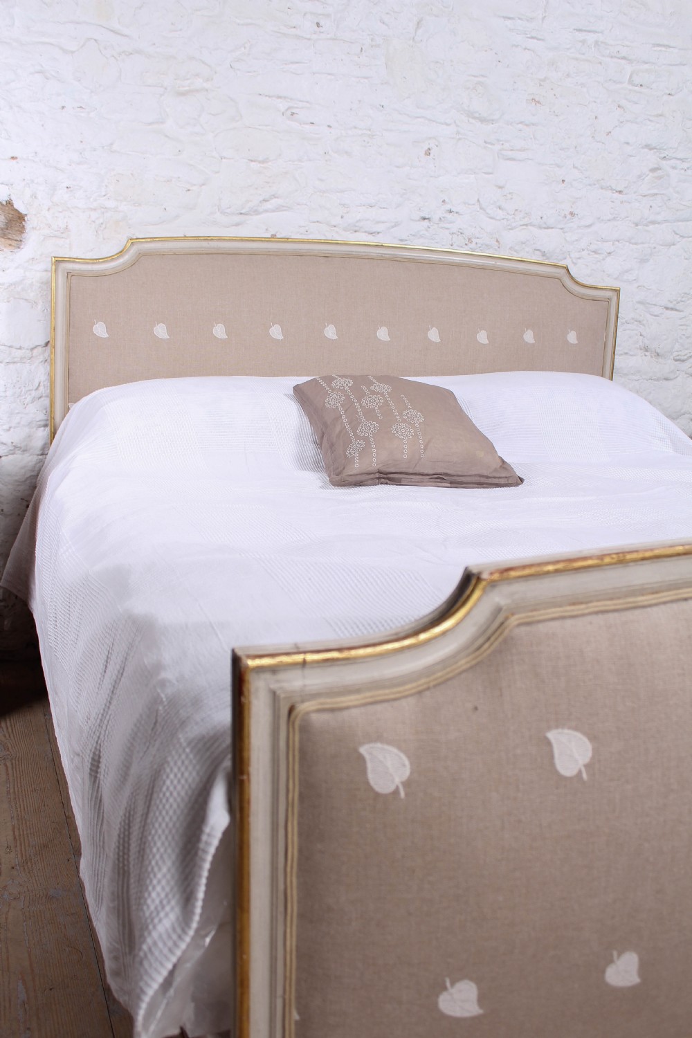Simple French upholstered  View V