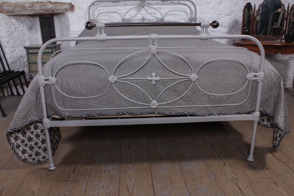 Very nice 5Ft irish king size bed View II