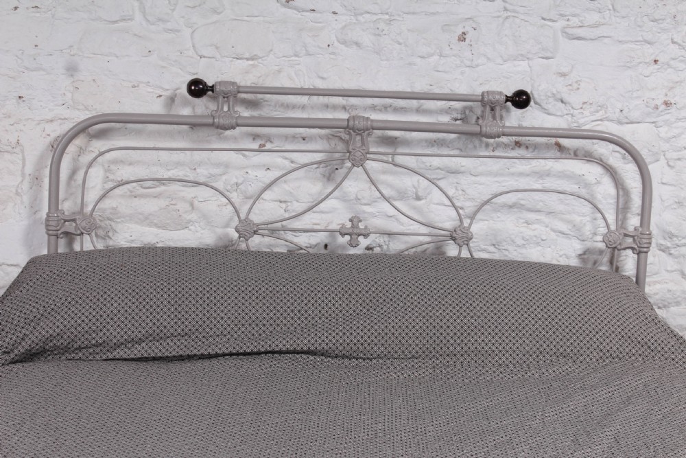 Very nice 5Ft irish king size bed View III