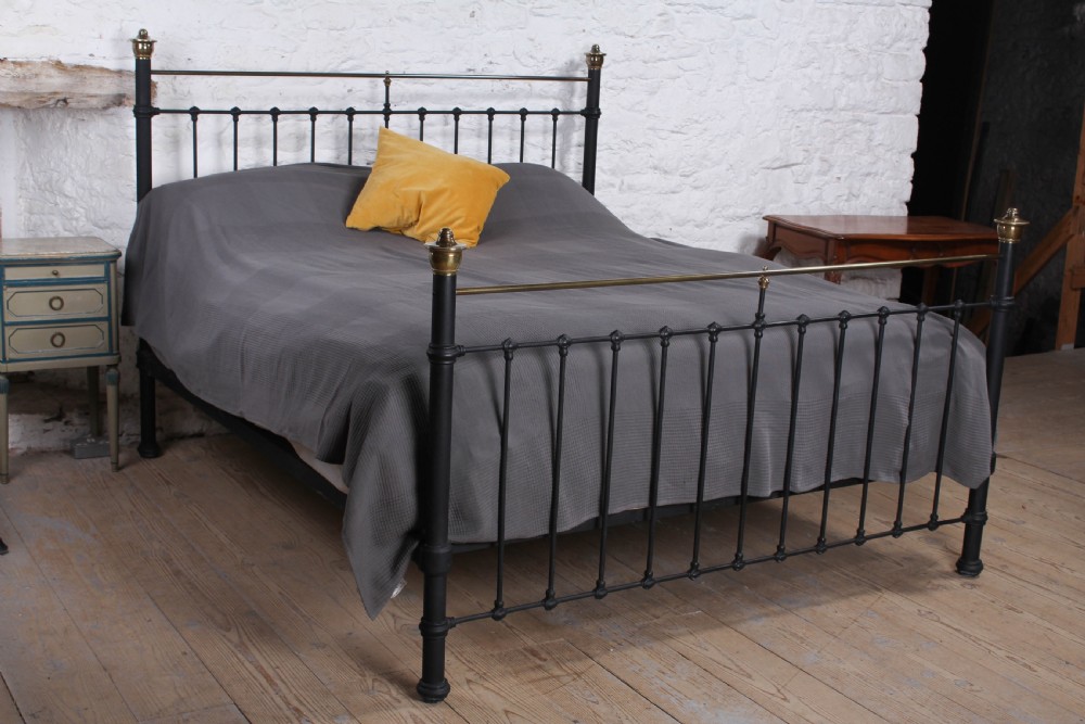 Handsome classic Edwardian 6Ft super king size bed