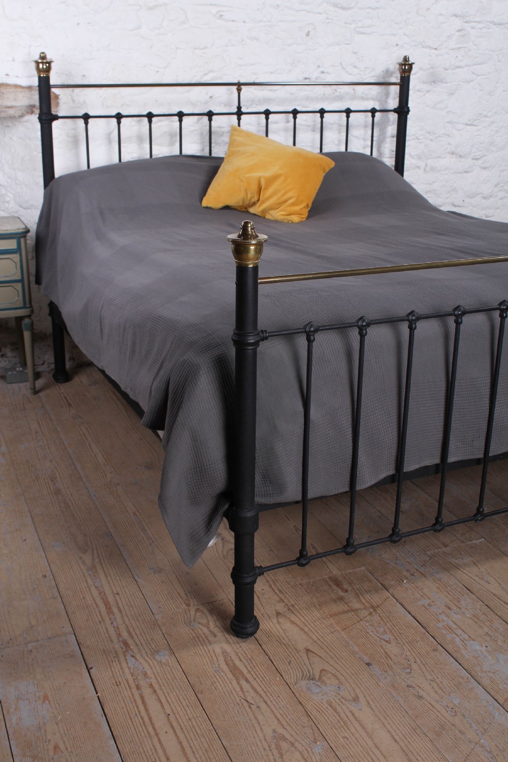 Handsome classic Edwardian 6Ft super king size bed View VIII