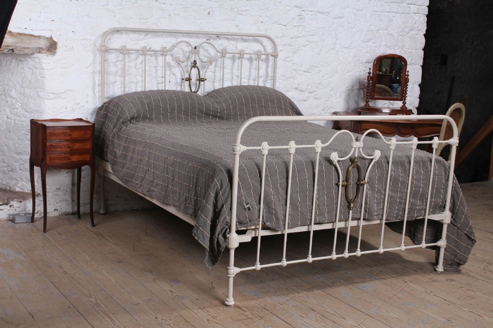 Very individual and fashionable king size bed View III