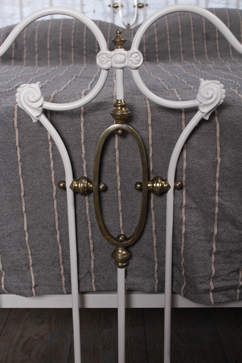 Very individual and fashionable king size bed View IV