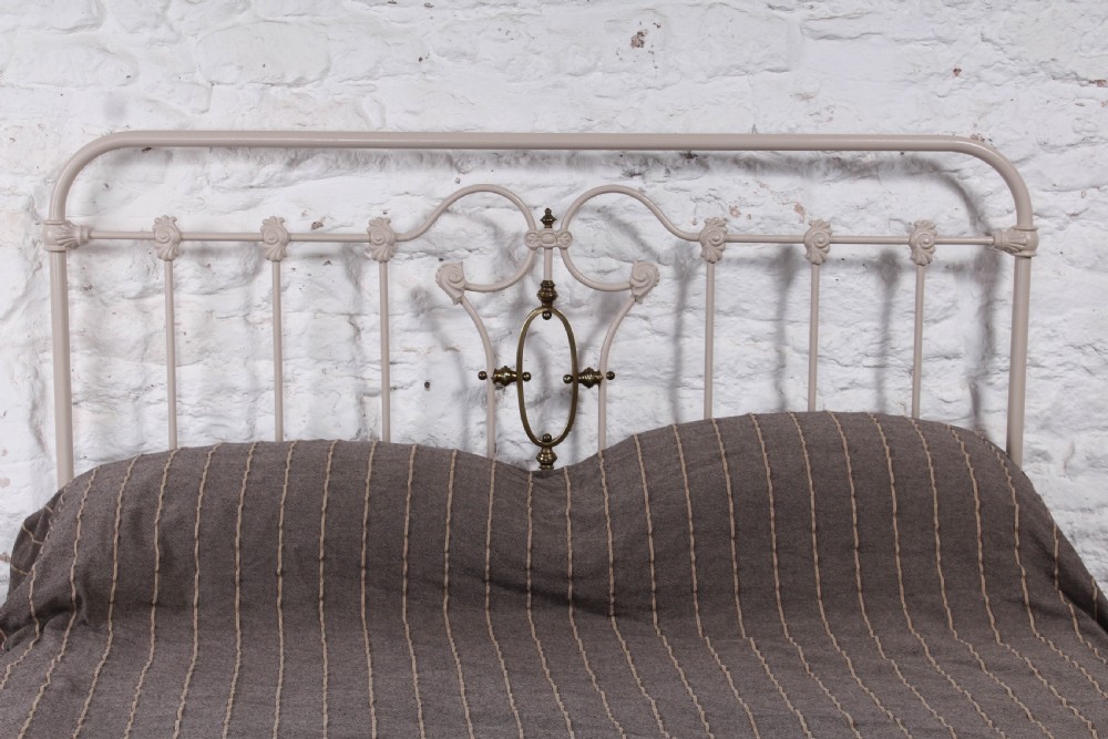 Very individual and fashionable king size bed View VIII