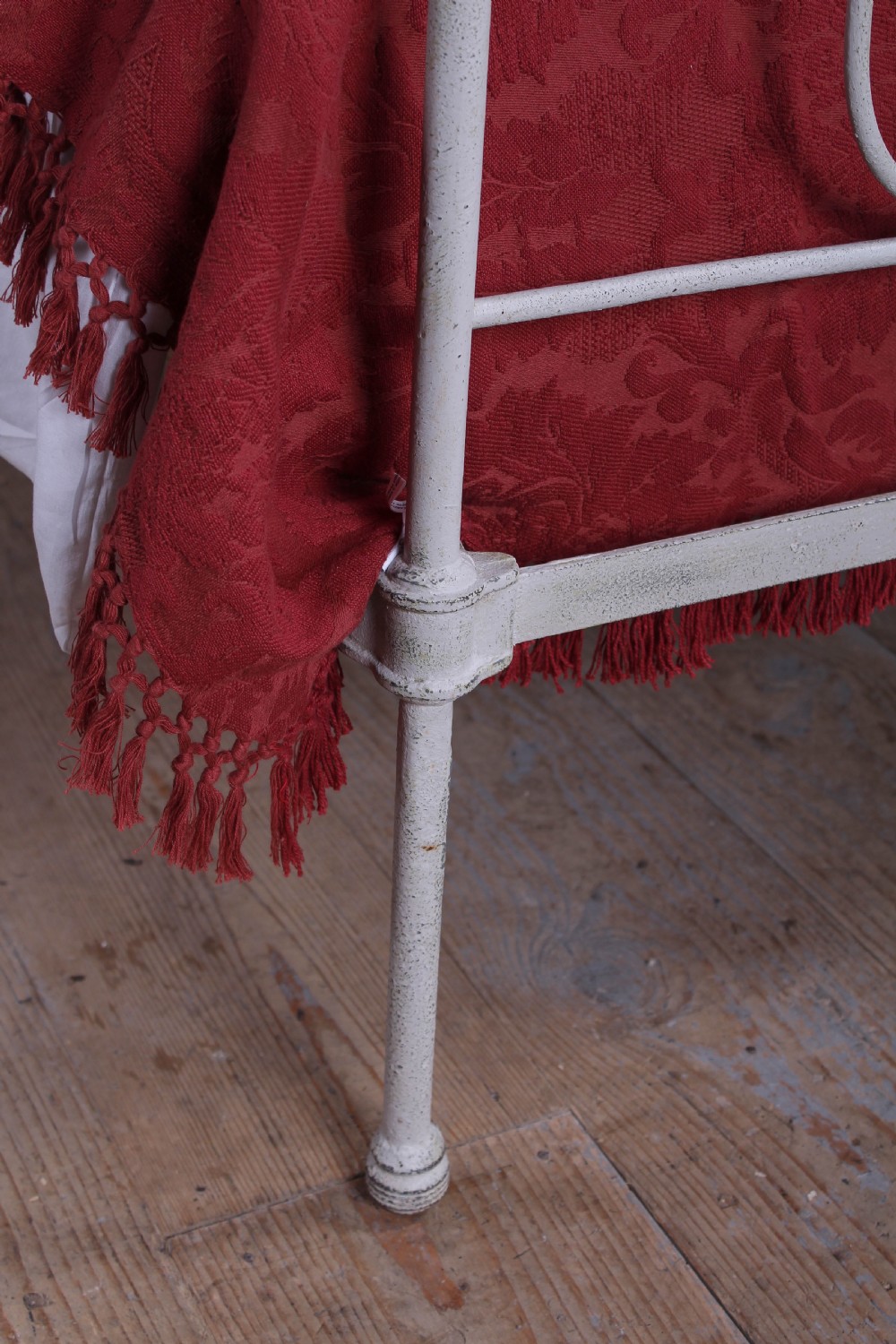 Very pretty forged iron king size bed View VI
