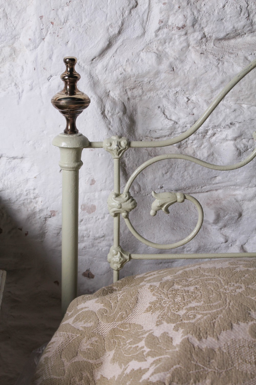 Pretty pair of Victorian no end beds (can be joined) View X