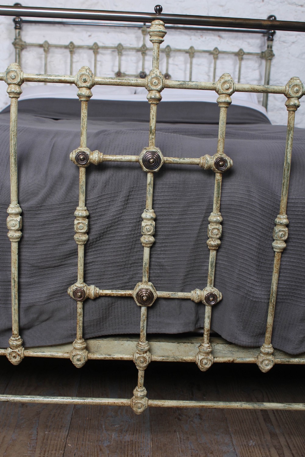 Lovely individual Victorian brass and iron king size bed View IV