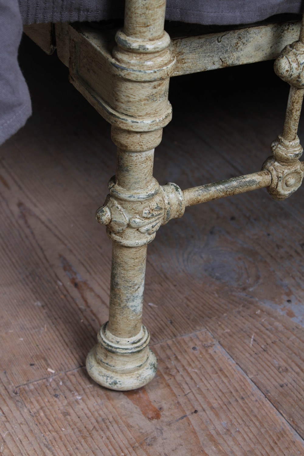 Lovely individual Victorian brass and iron king size bed View VII
