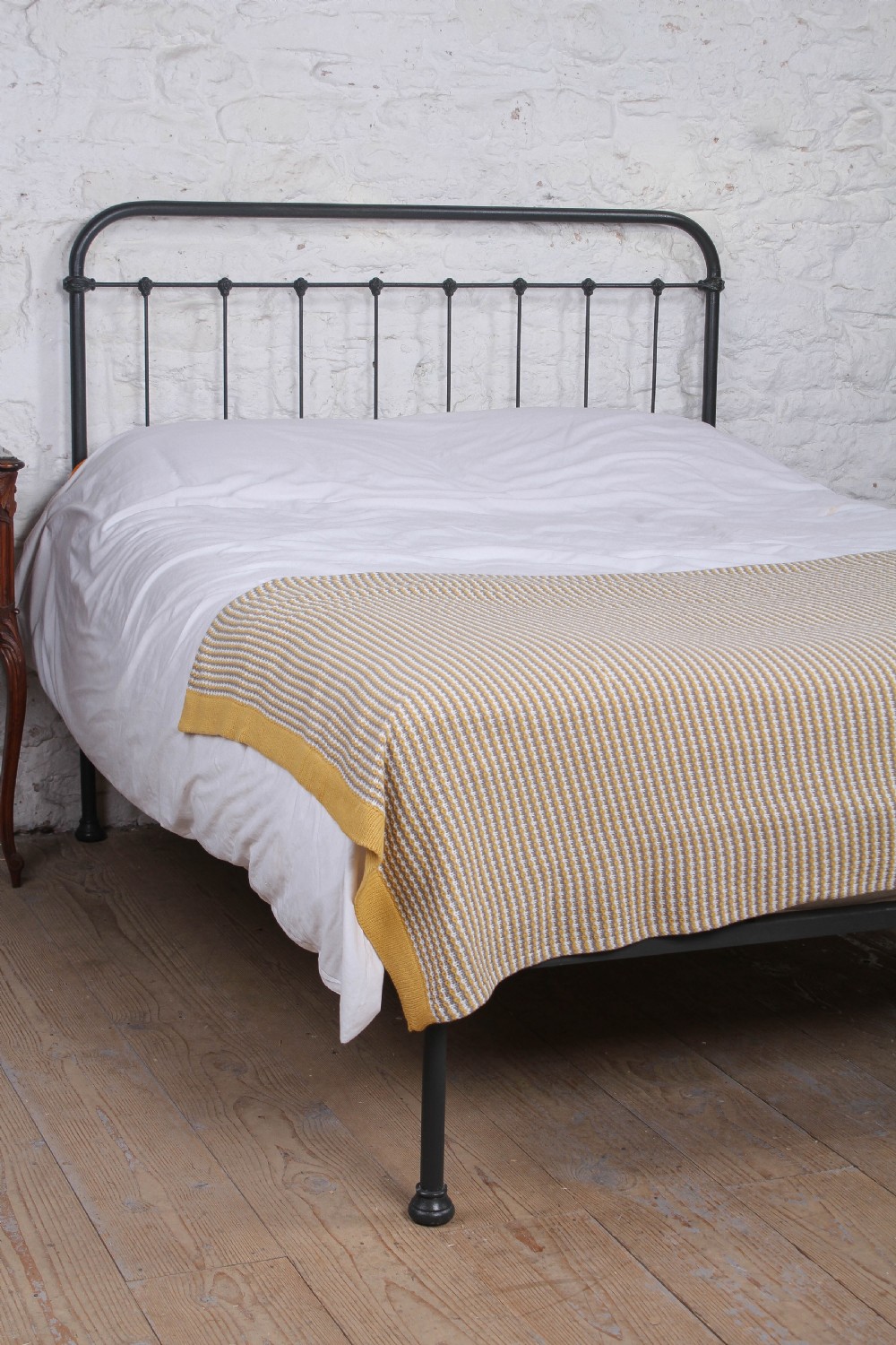 King size fashionably simple French all iron bed View II