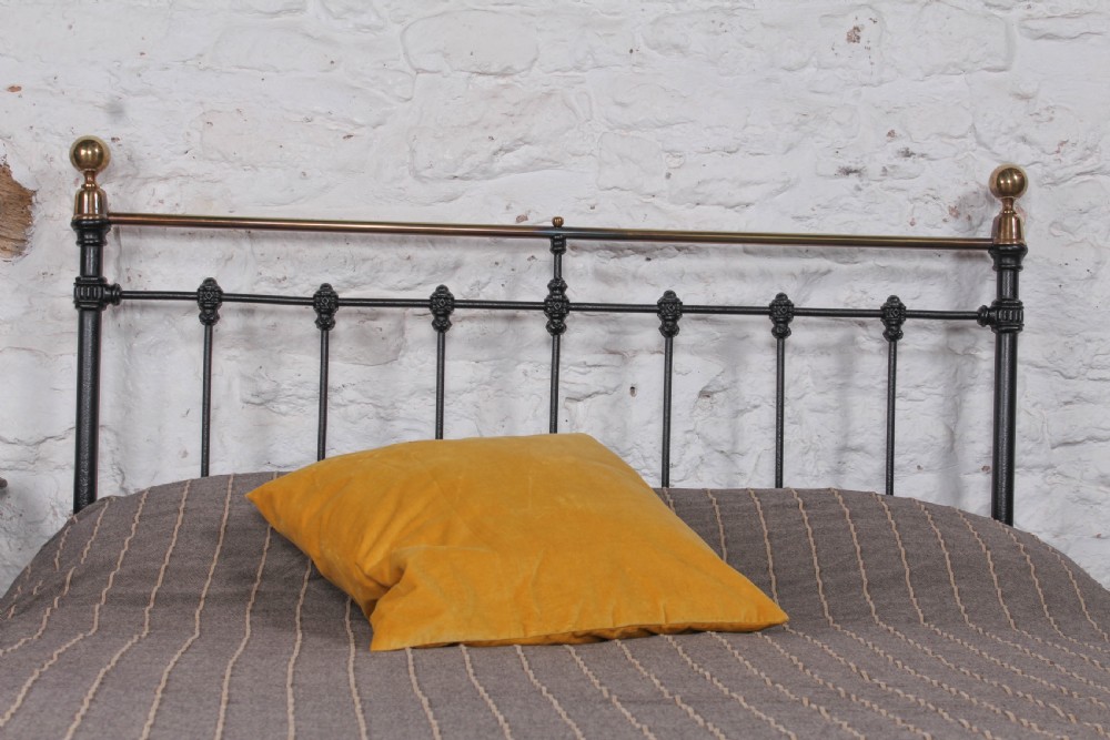 Classic Victorian good quality no end double bed View II