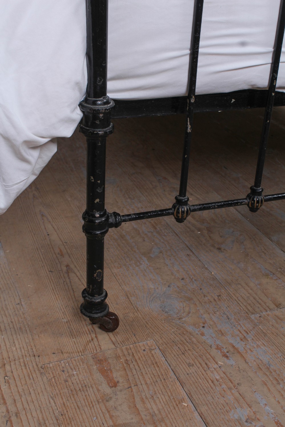 Lovely good original Victorian black and brass double bed View VI