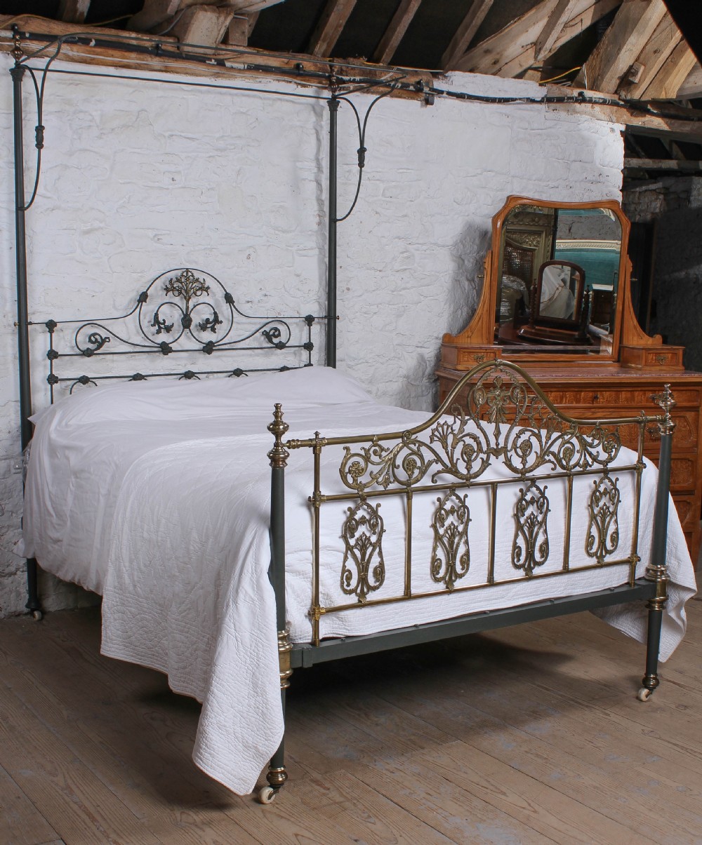 Beautiful Victorian Half Tester Winfield king size bed View II