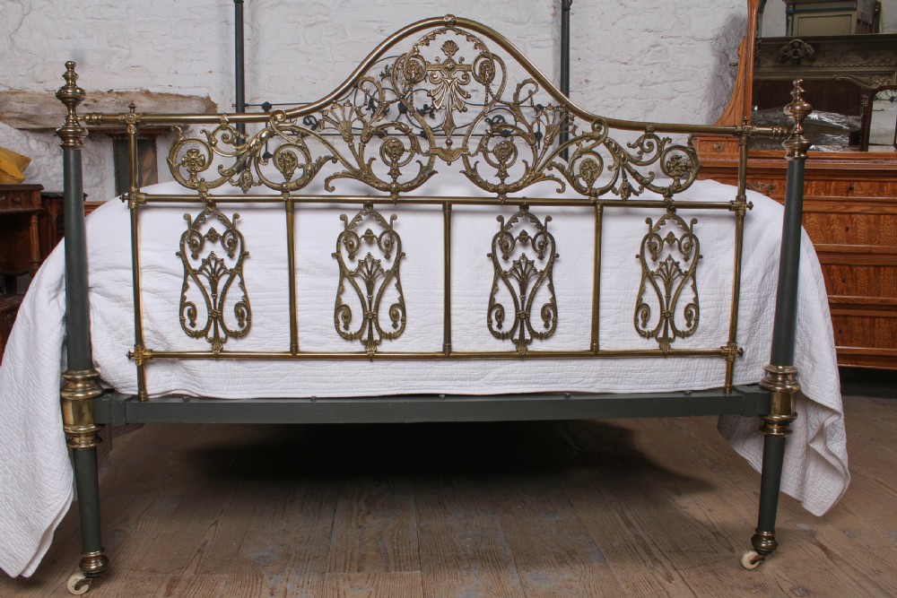 Beautiful Victorian Half Tester Winfield king size bed View III