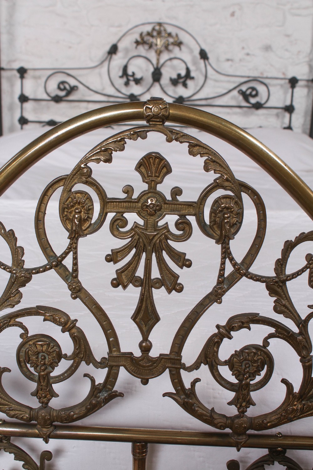 Beautiful Victorian Half Tester Winfield king size bed View IX